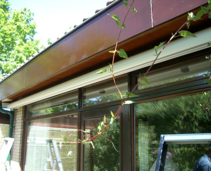 Knikarmscherm linea cassette (2)